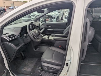 2026 Toyota Sienna Platinum 7 Passenger