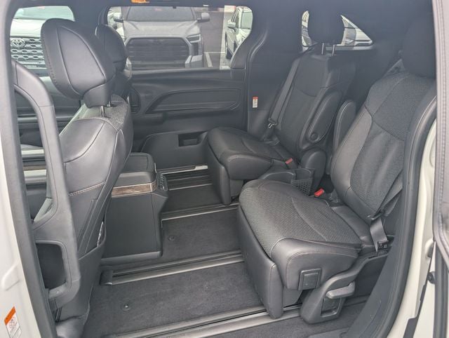 2026 Toyota Sienna Platinum 7 Passenger