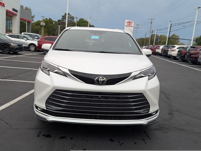 2026 Toyota Sienna Platinum 7 Passenger