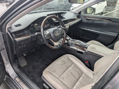2016 Lexus ES 300h