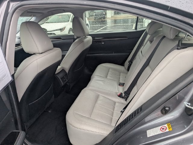 2016 Lexus ES 300h