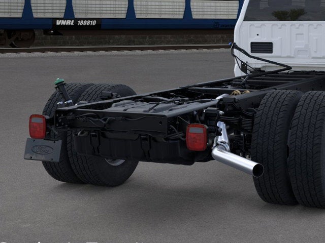 2025 Ford Super Duty F-600 DRW XL