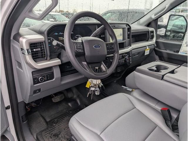 2025 Ford Super Duty F-550 Dually XL