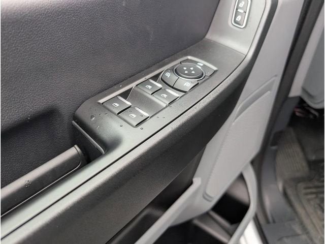 2025 Ford Super Duty F-550 Dually XL