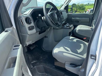 2024 Ford E-Series Cutaway Base