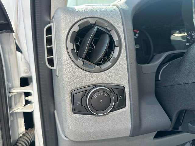 2024 Ford E-Series Cutaway Base