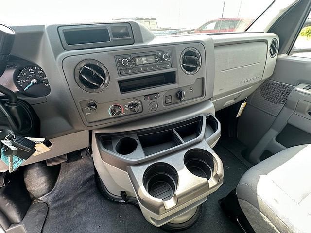 2024 Ford E-Series Cutaway Base