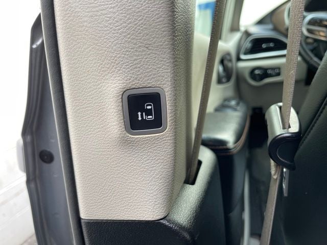 2017 Chrysler Pacifica Touring L