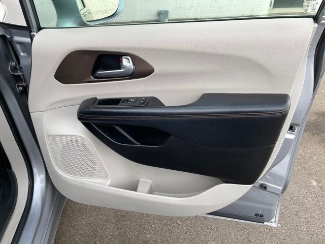 2017 Chrysler Pacifica Touring L