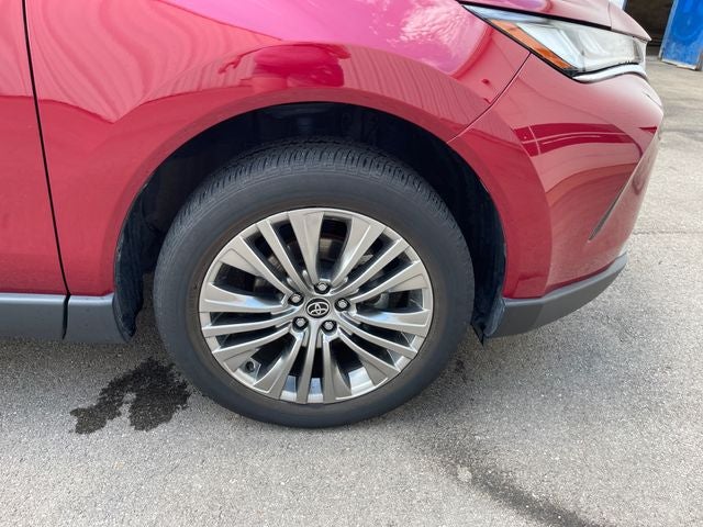 2023 Toyota Venza XLE
