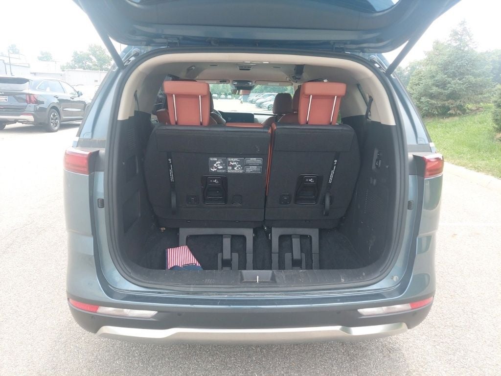 2024 Kia Carnival SX