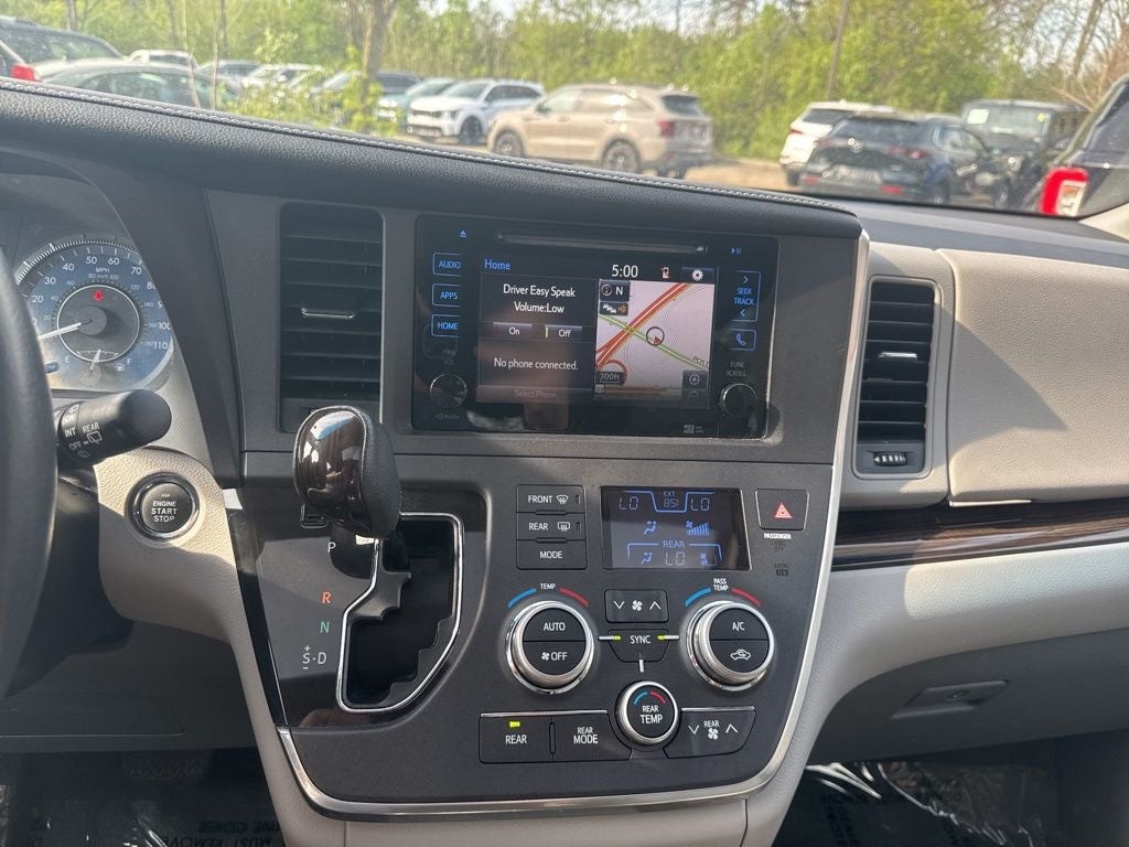 2017 Toyota Sienna XLE 7 Passenger