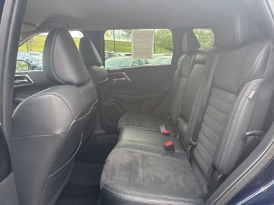 2022 Mitsubishi Outlander Base