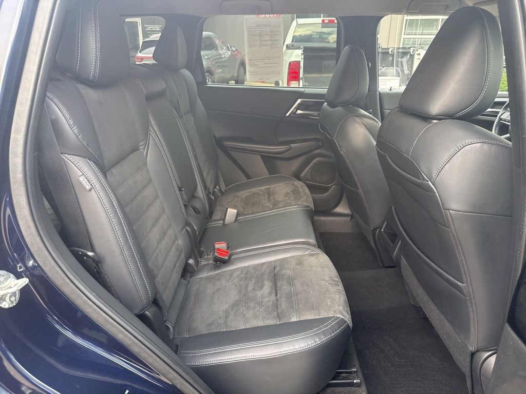 2022 Mitsubishi Outlander Base