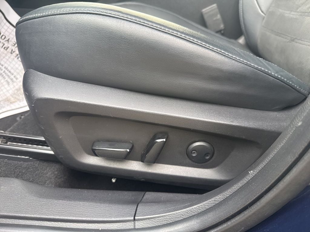 2022 Mitsubishi Outlander Base