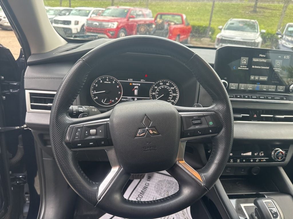 2022 Mitsubishi Outlander Base