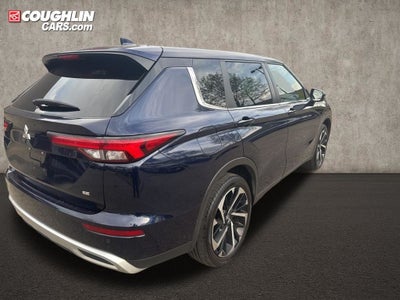 2022 Mitsubishi Outlander Base