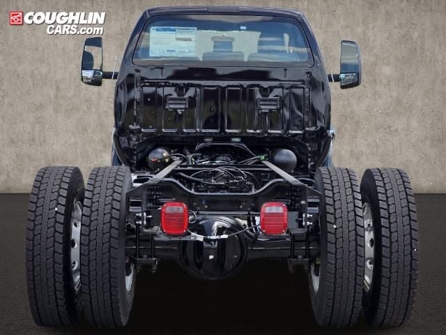 2025 Ford Super Duty F-750 Base