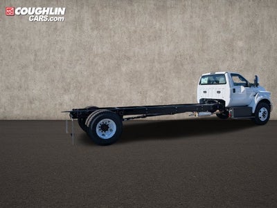 2027 Ford F-750SD Base