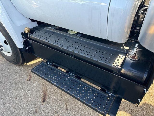 2024 Ford F-750SD Base