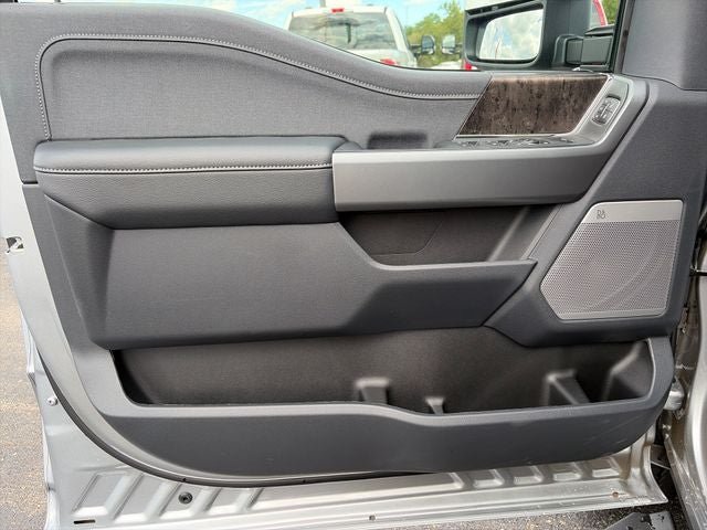 2027 Ford F-350SD Lariat