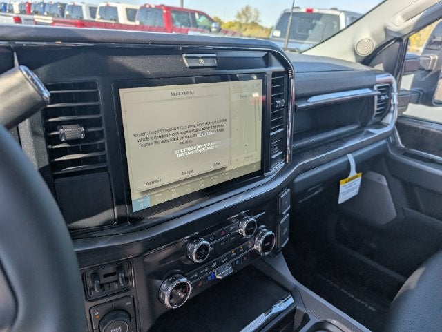 2027 Ford F-350SD Lariat