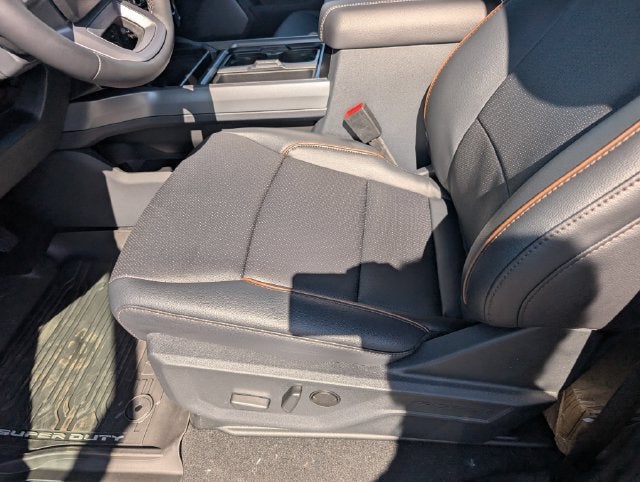 2027 Ford F-350SD Lariat