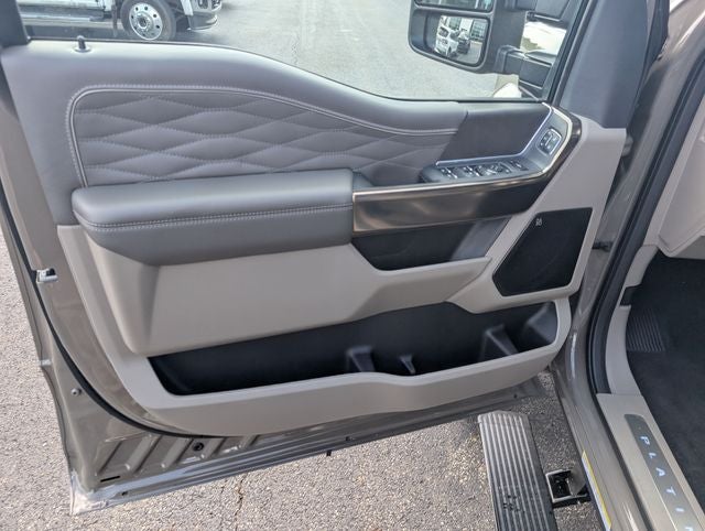 2026 Ford F-450SD Platinum DRW