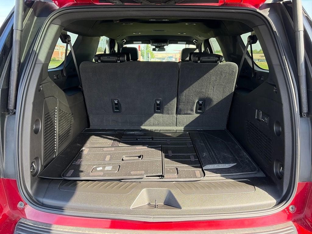2025 Chevrolet Suburban LT