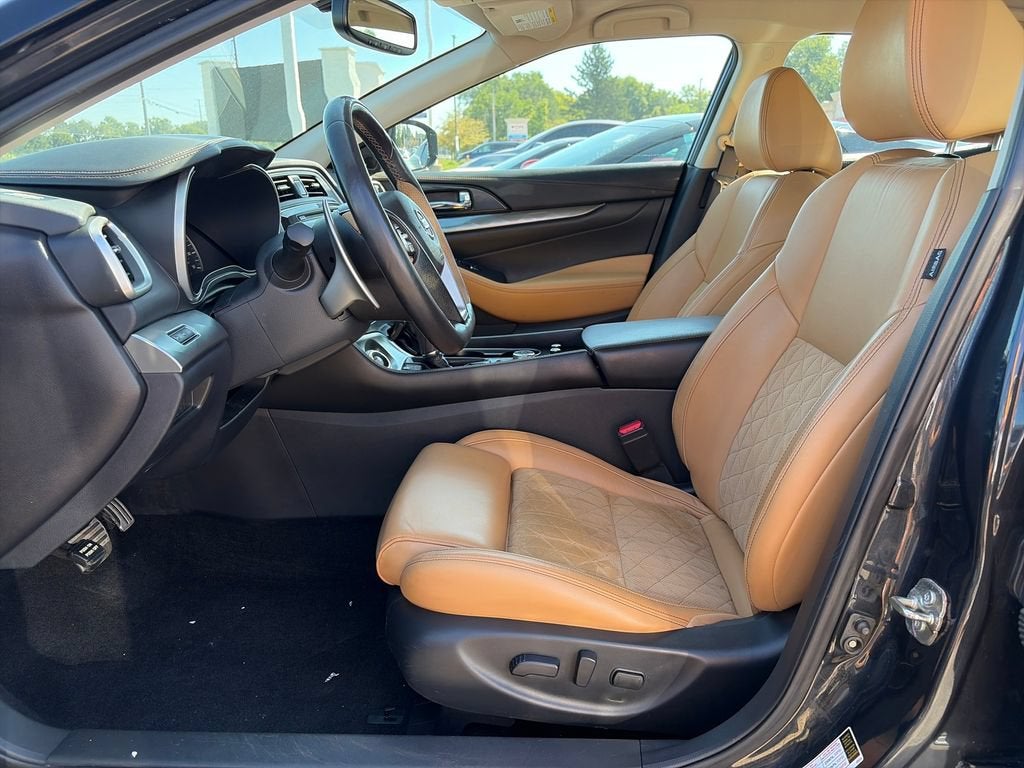 2017 Nissan Maxima SR