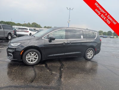 2025 Chrysler Pacifica Select