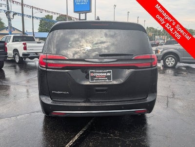2025 Chrysler Pacifica Select